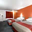 Travelodge by Wyndham Lansing