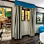 Best Western Plus Port O'Call Hotel