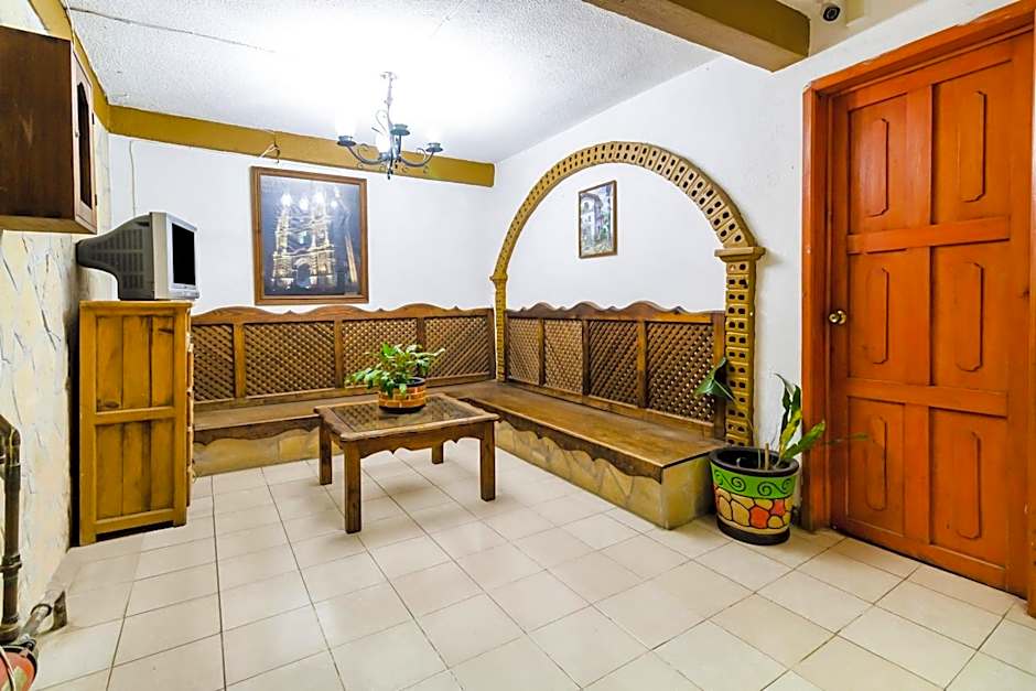 OYO Hotel La Luna