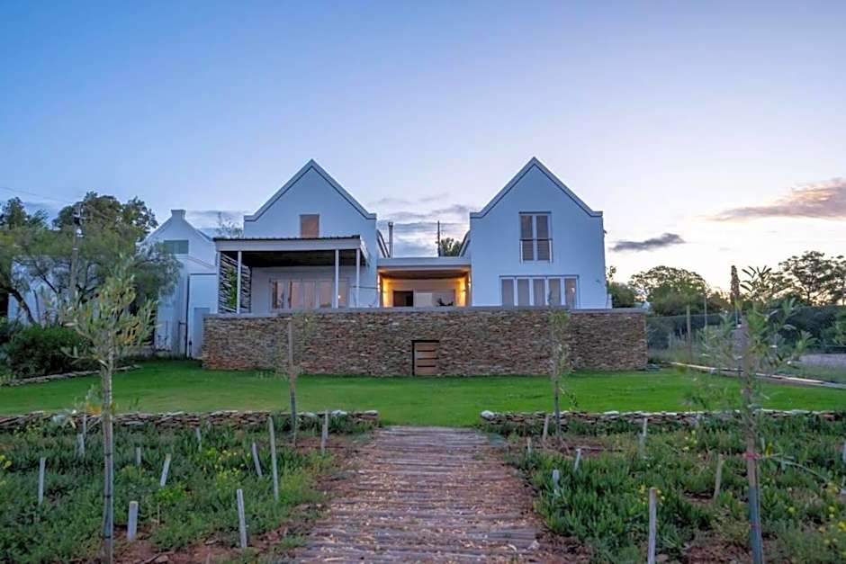 Spacious Post-and-Beam Marvel in quiet McGregor