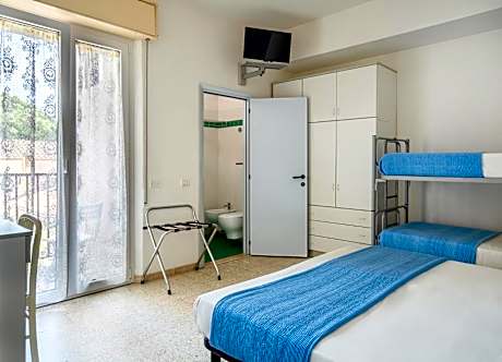 Triple Room with Balcony