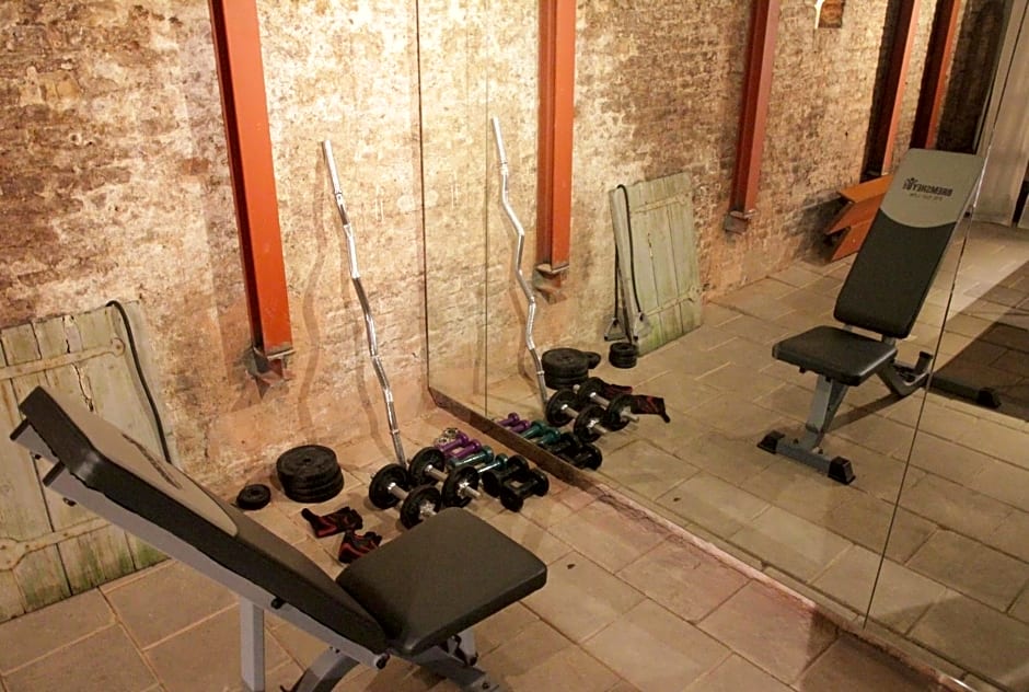 Top-notch apartment along canal in historic centre