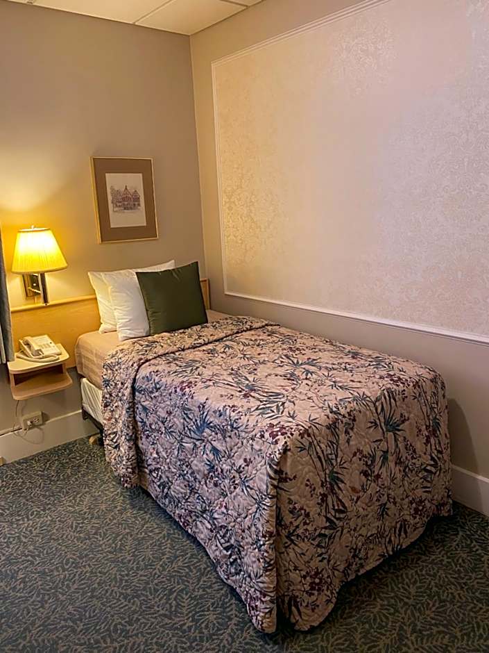 Kingston Hotel