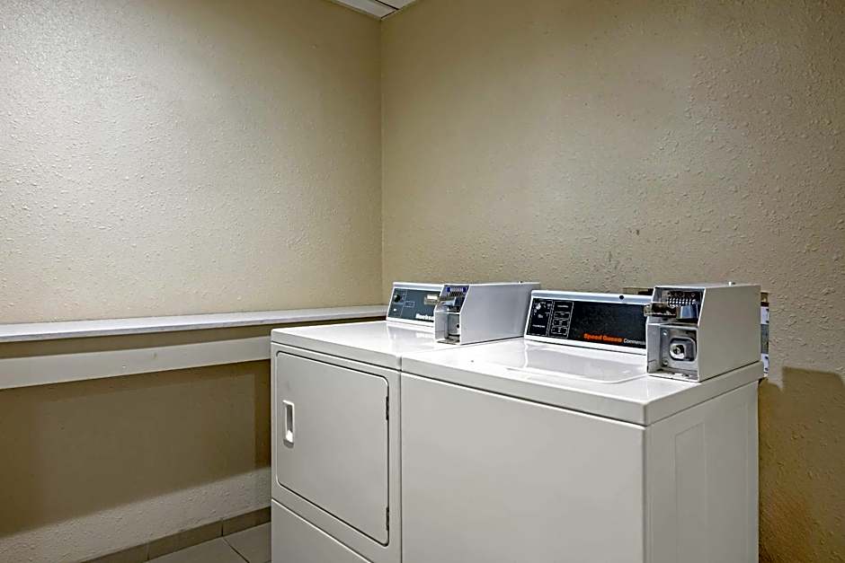 Comfort Inn & Suites Wichita Northeast