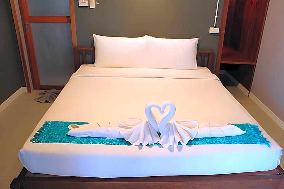 The Noi Guesthouse and Restaurant