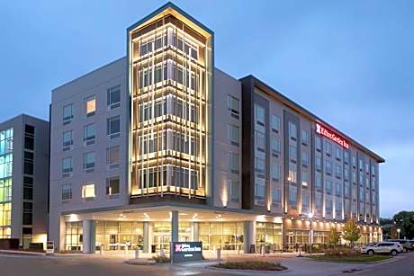 Hilton Garden Inn Omaha Aksarben Village