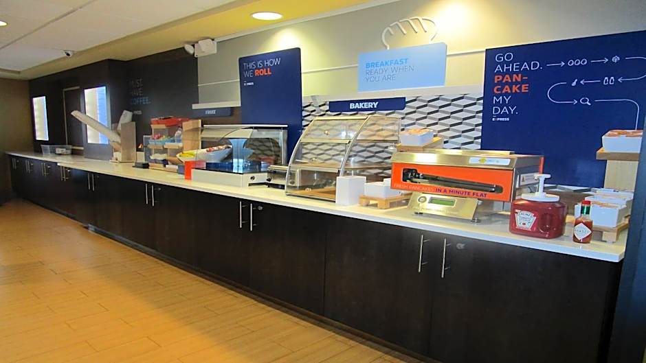 Holiday Inn Express and Suites Fort Lauderdale Airport West By IHG