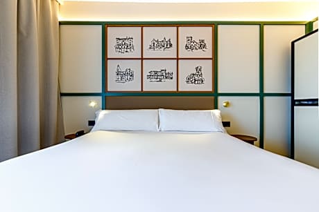 Quadruple Room (2 pax)