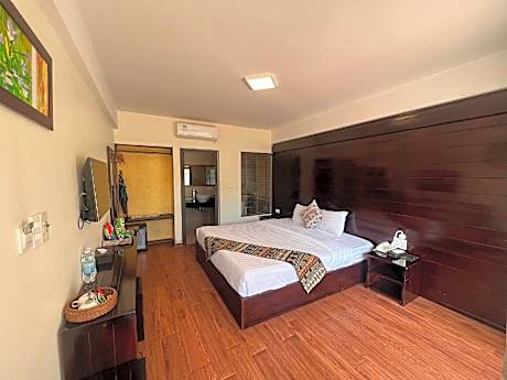 Deluxe Double Room with Mountain View