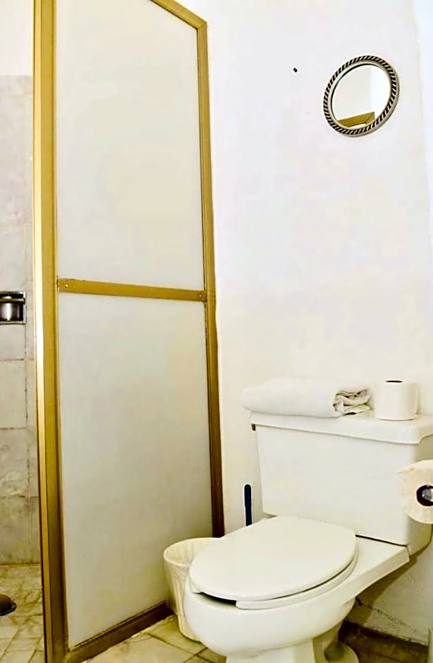 VILLA PARA 5P 4A 1M dentro del Hotel a un lado del Krystal IXTAPA Con Playa WiFi