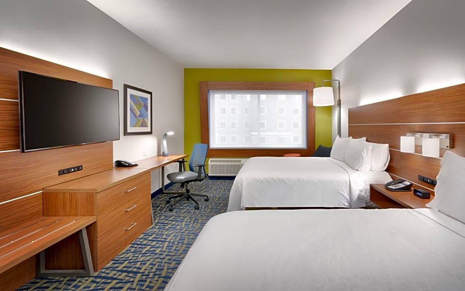 Holiday Inn Express & Suites Gainesville I-75