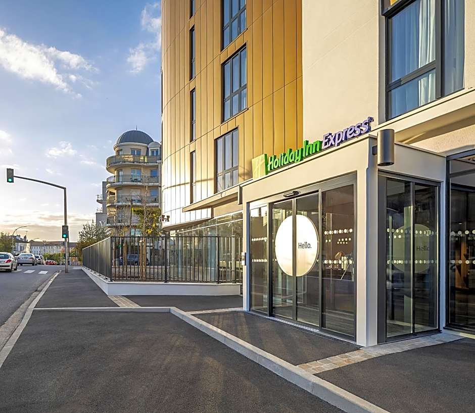 Holiday Inn Express Paris Poissy By IHG