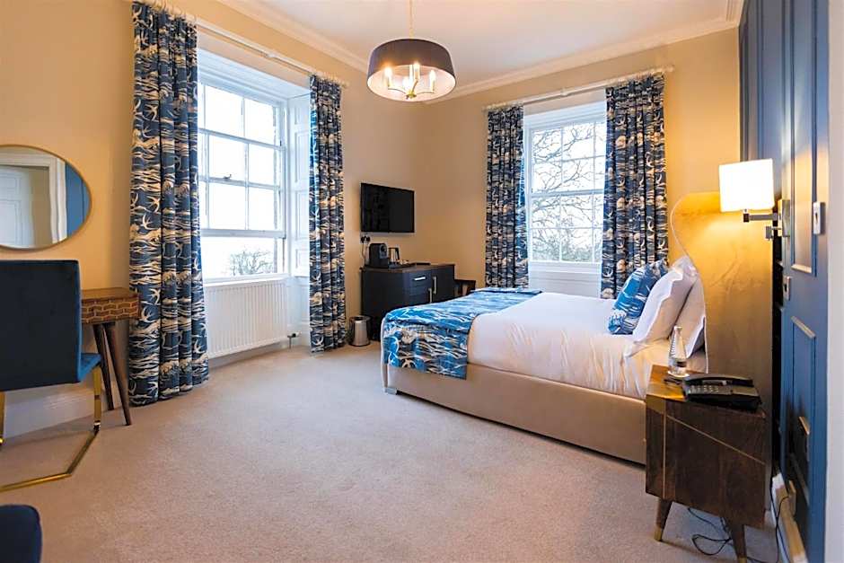 Marshall Meadows Manor House