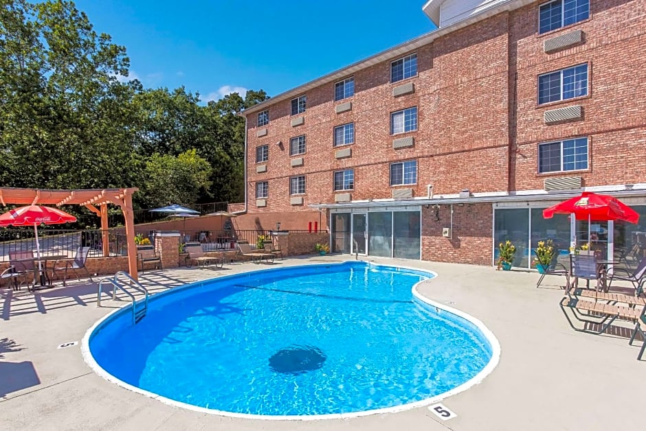 Rodeway Inn Branson, Brick House