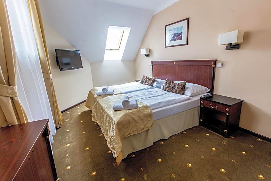 Hotel & Apartments U Černého orla