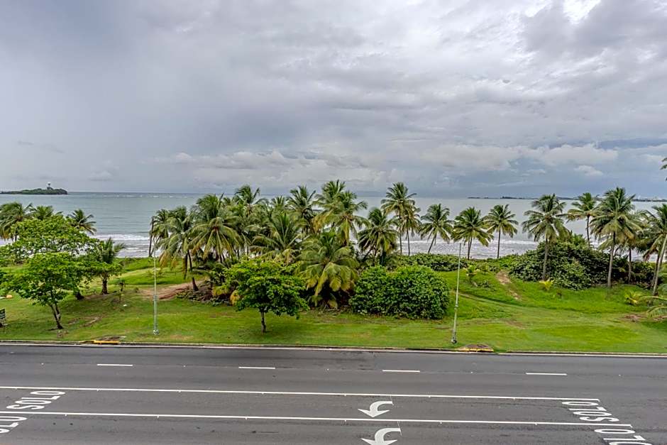 Comfort Inn & Suites Levittown