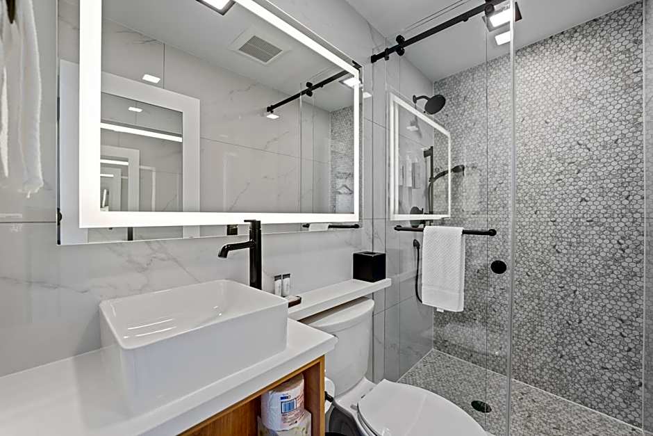 Tower Hotel at Fallsview