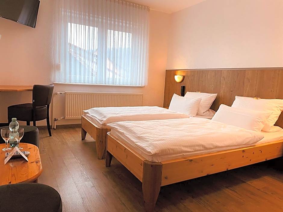 Hotel Orthwein -kostenfreie Parkplatze-