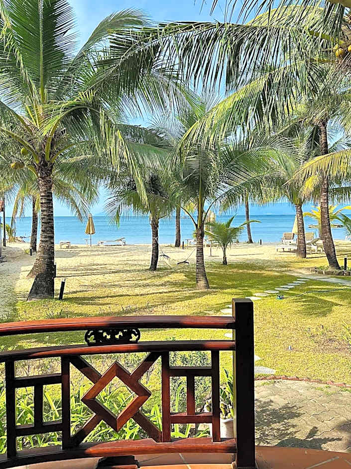 Photo 1 of 8 of Junior Suite, Beachfront