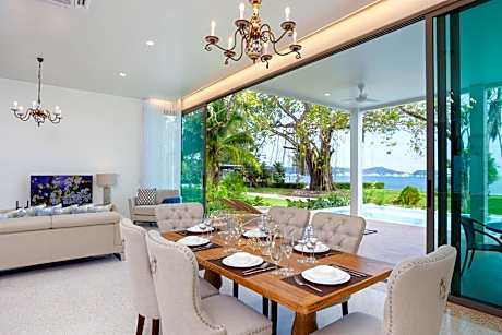 3-Bedroom Seafront Pool Suite