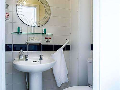 Albert & Victoria Hotel