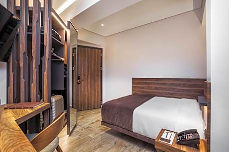 Budget Single Backyard View