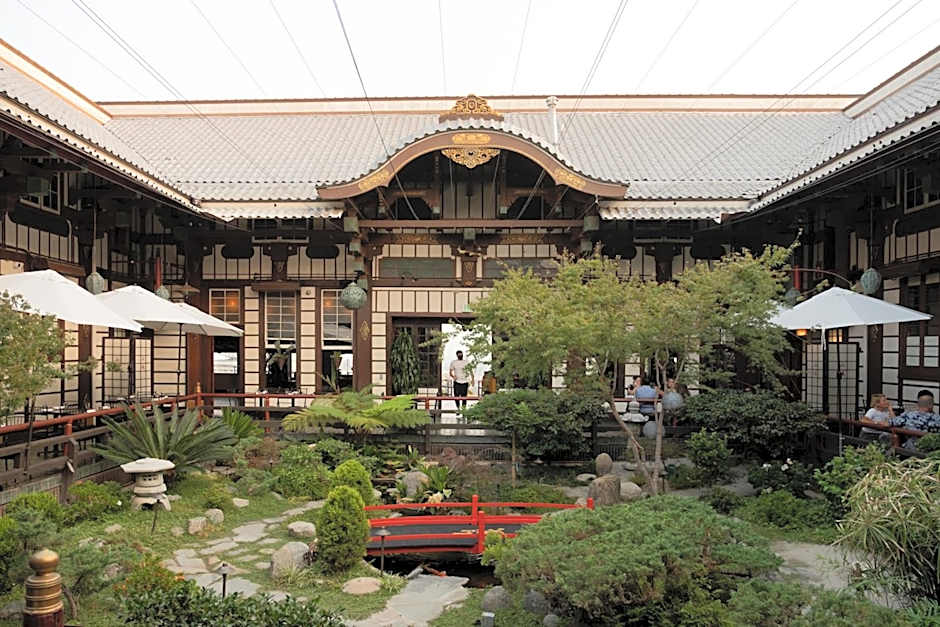 Hollywood Hills Hotel