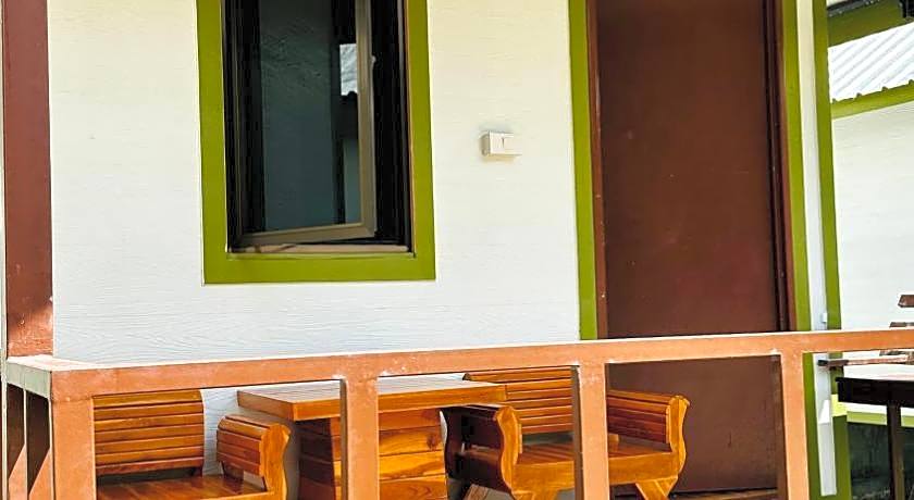 Lanta L.D. Beach Bungalows