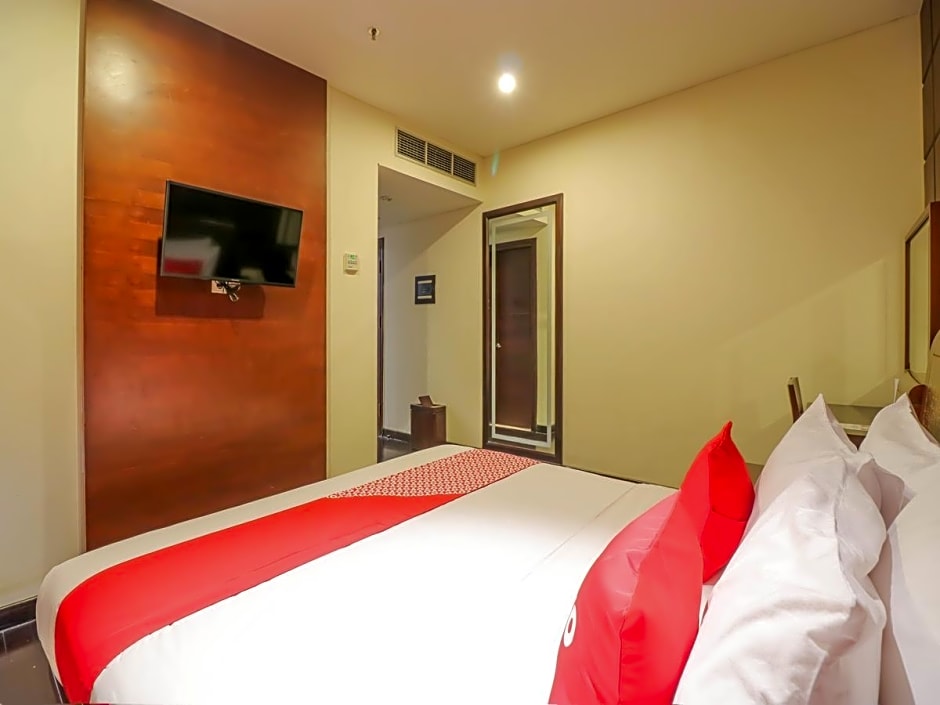 Capital O 2114 Grand Jimbaran Boutique Hotel