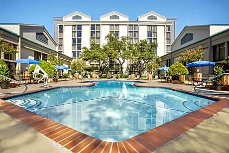 DoubleTree by Hilton Hotel Dallas - DFW Airport North