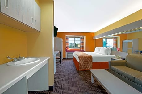 1 King Bed Mobility Accessible Suite Non-Smoking