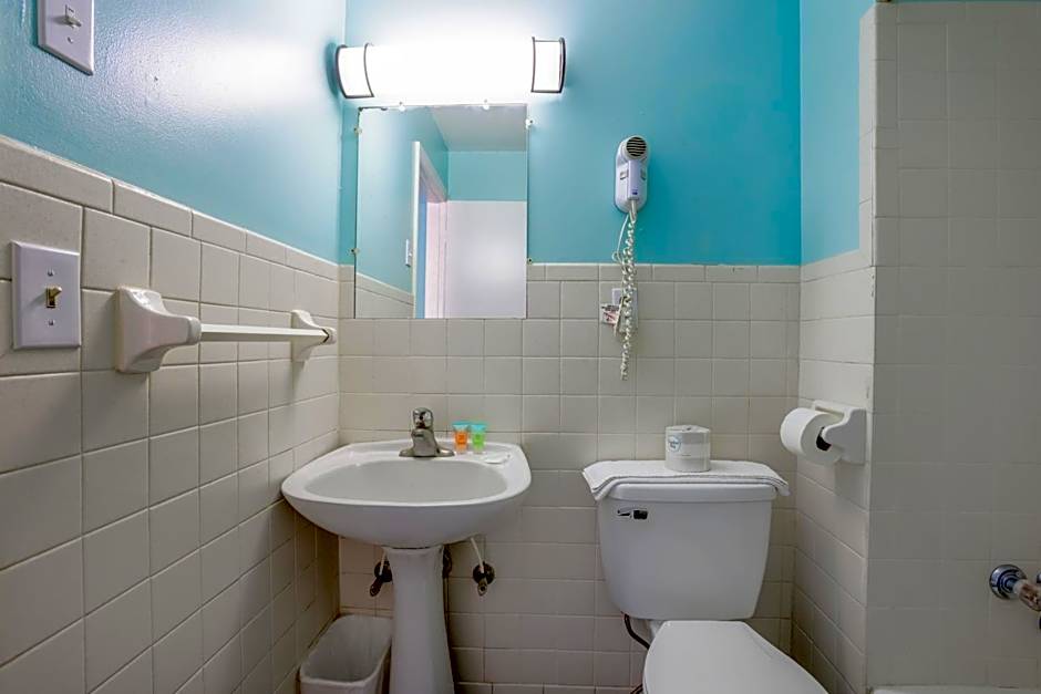 Relax Inn By OYO Natural Bridge I-81