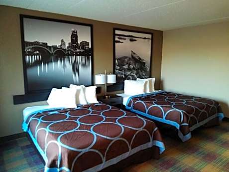2 Queen Beds Non-Smoking
