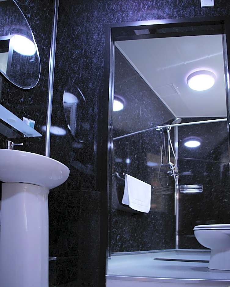 The Liverpool Inn Hotel