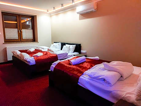 Quadruple Room with Mountain View