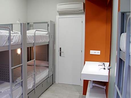 Private Room 8 Beds