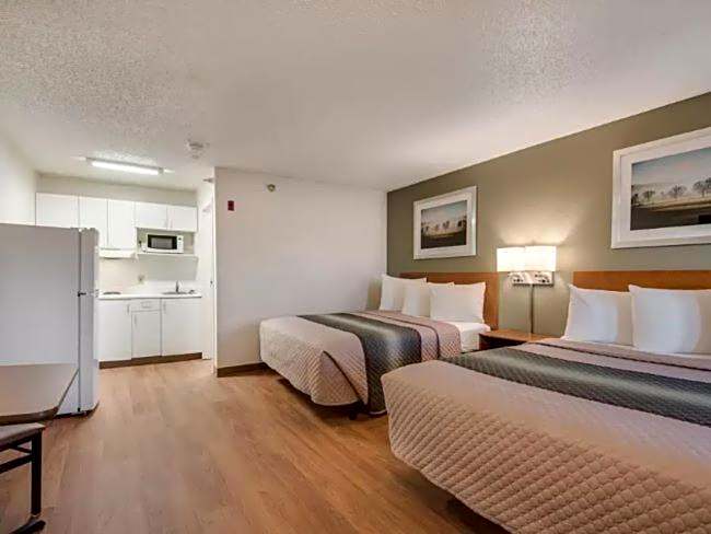Birch Hill Suites Kansas City - Independence