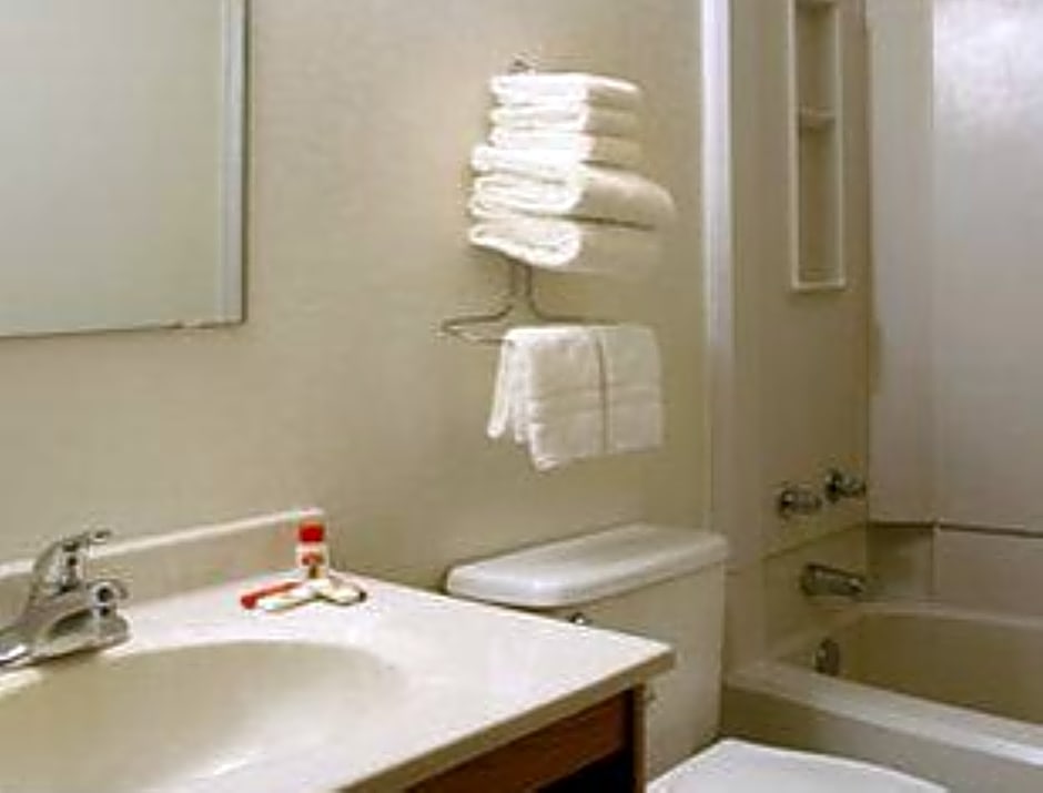 Super 8 by Wyndham St. Cloud