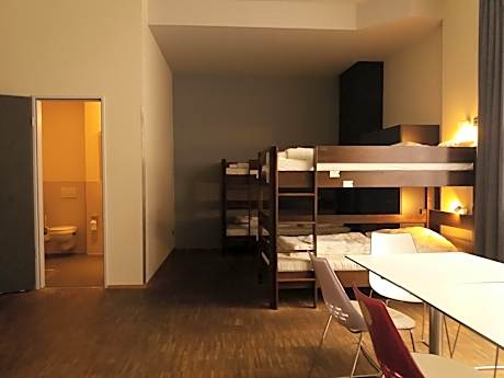 Bed in 8-Bed Mixed Dormitory Room