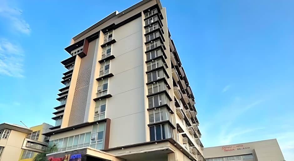 District 21 Hotel