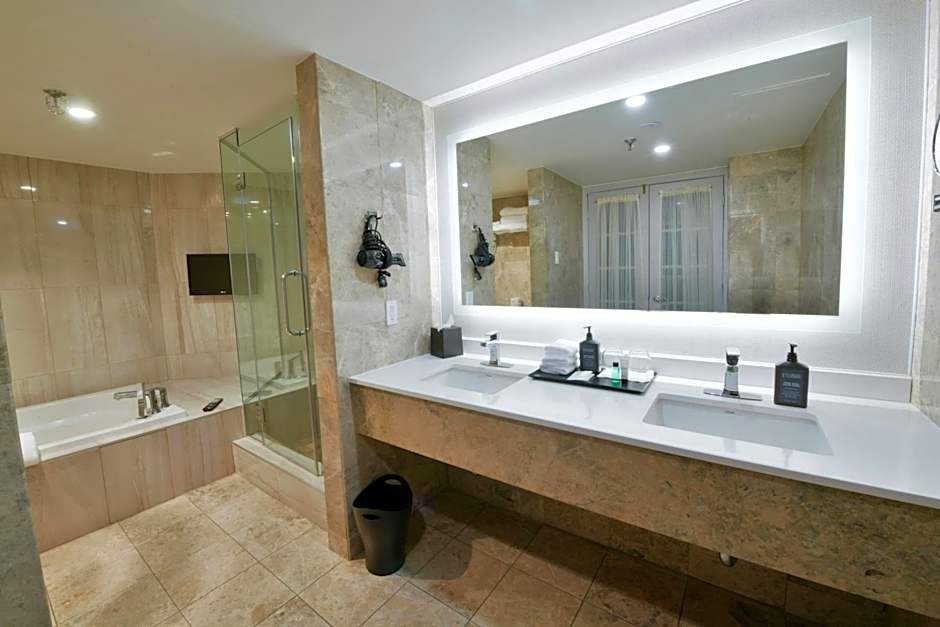 Sheraton Laval Hotel