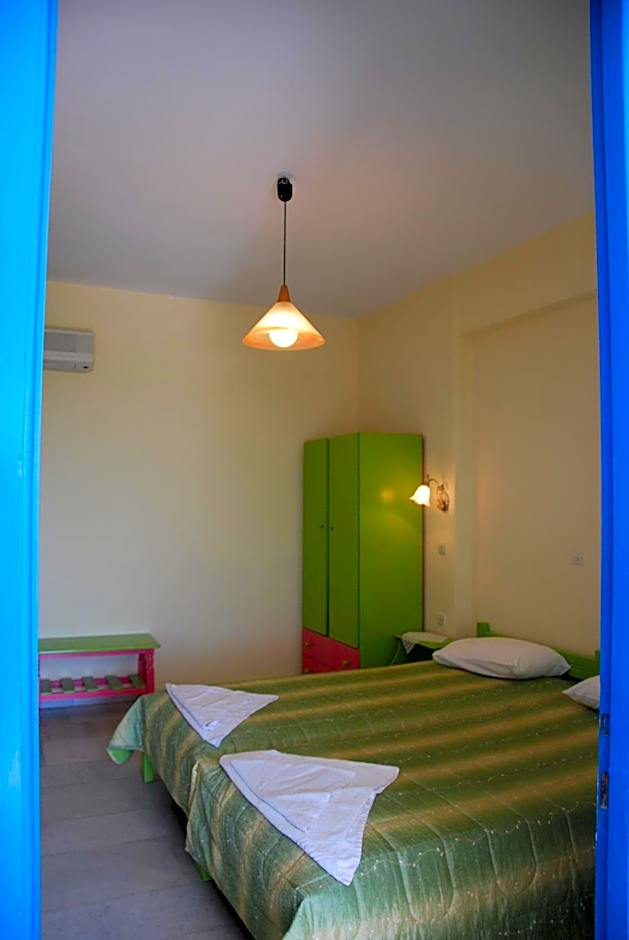 Koulas Pension - Red Lake