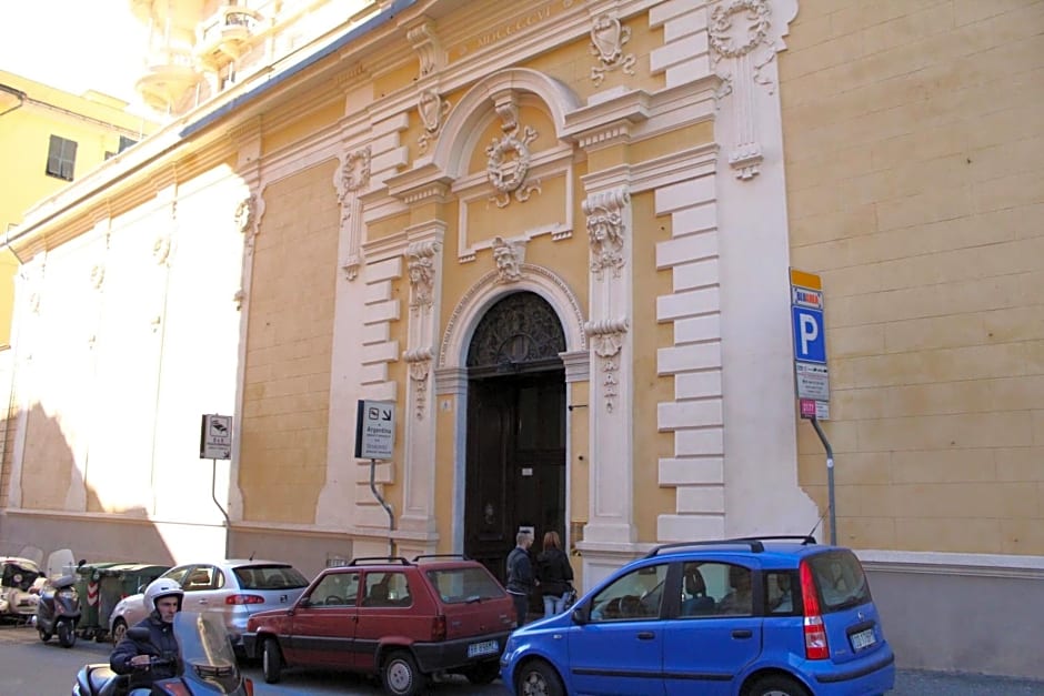 Home Genoa Hostel