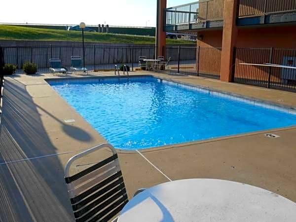 GuestHouse Inn St. Joseph
