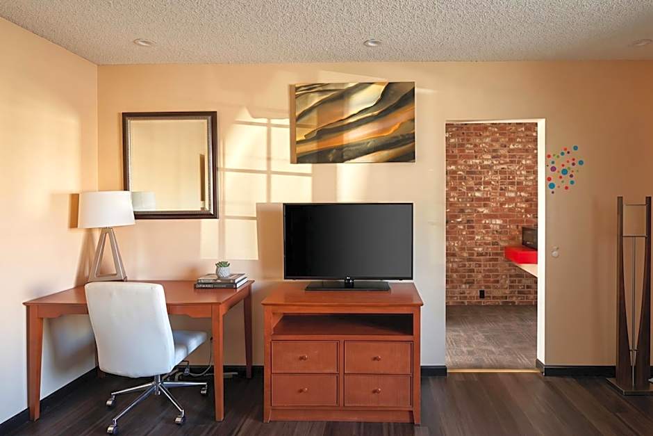 Travelers Inn by OYO Longview Kelso