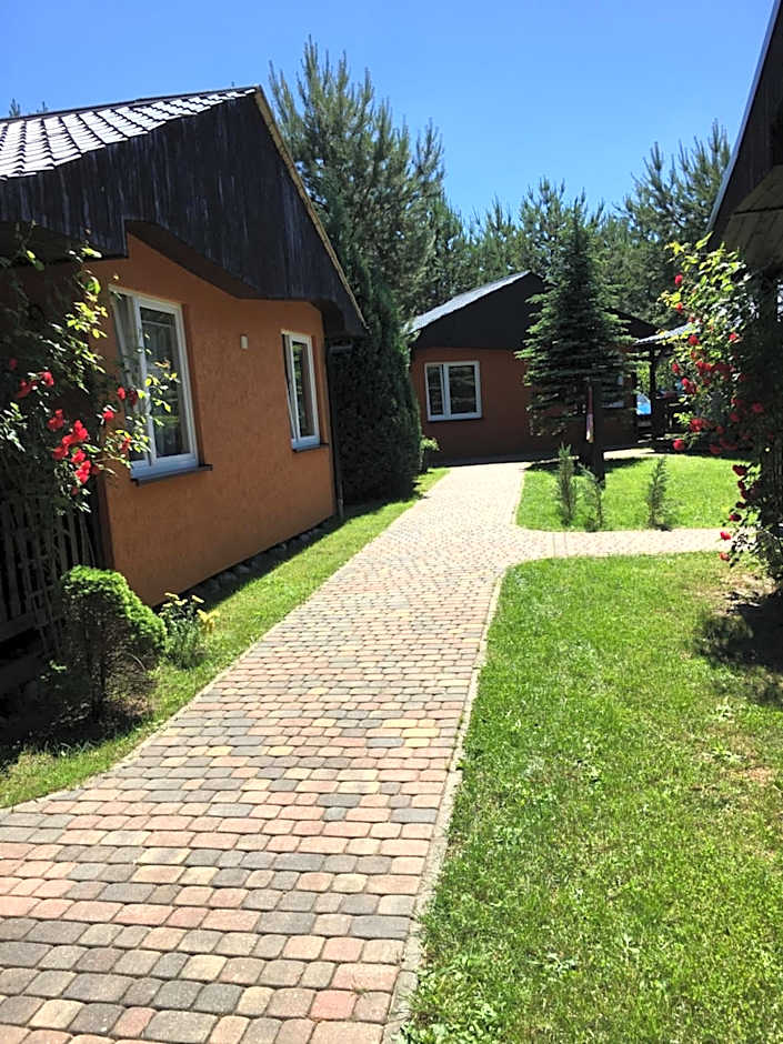 DOMKI Sosnowy Holiday Park