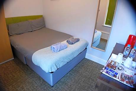 Budget Double Room with Shared Bathroom