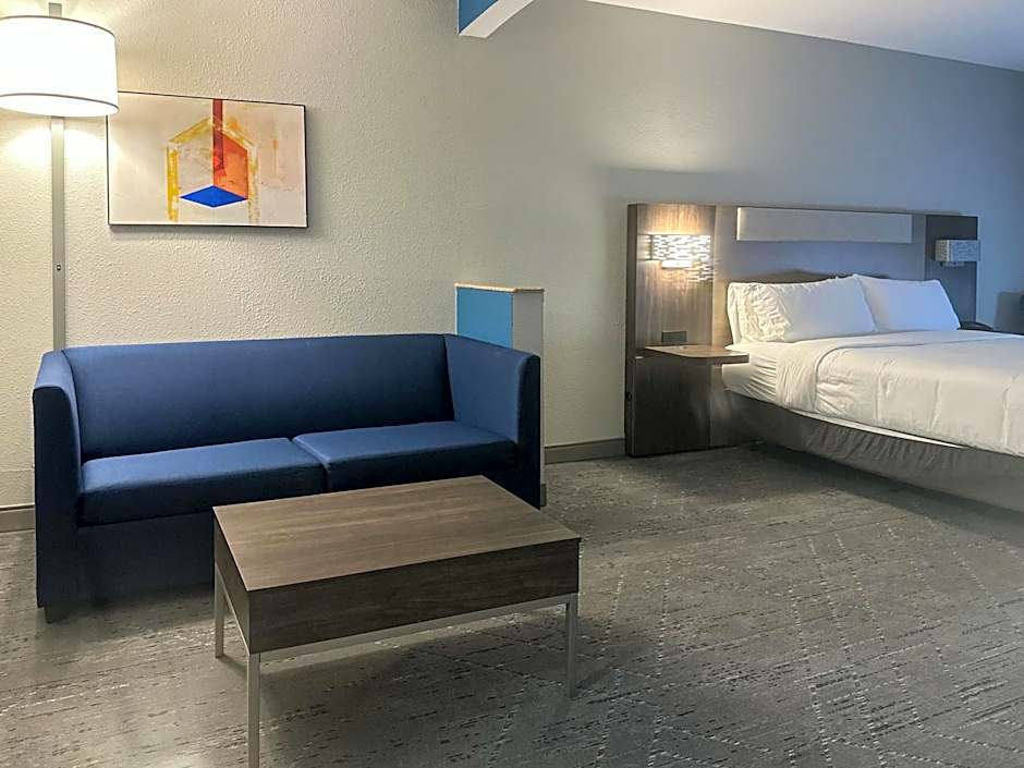 Holiday Inn Express Hotel & Suites Ennis By IHG