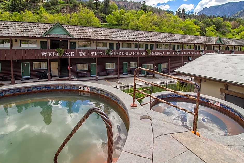 TWIN PEAKS LODGE & HOT SPRINGS