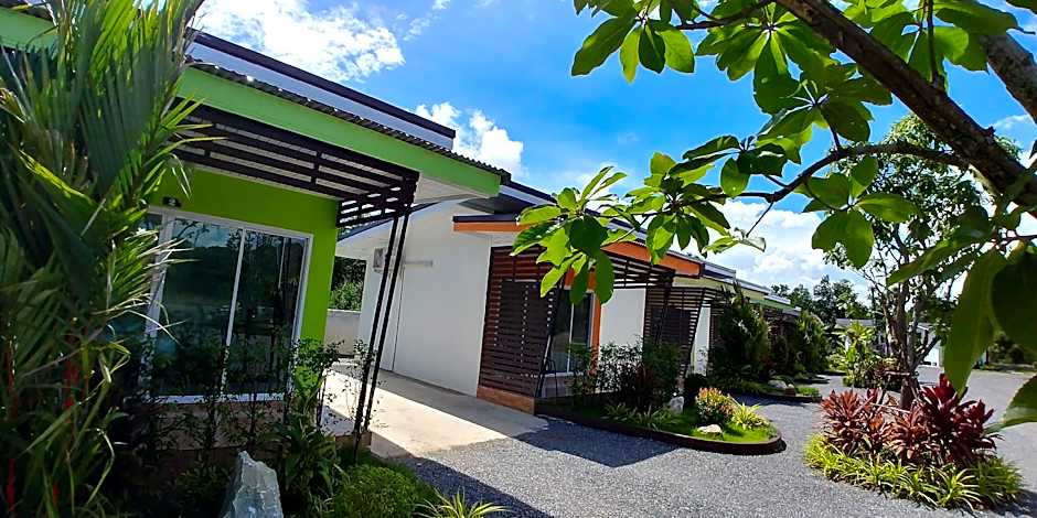 Thipburee Riverside Hotel